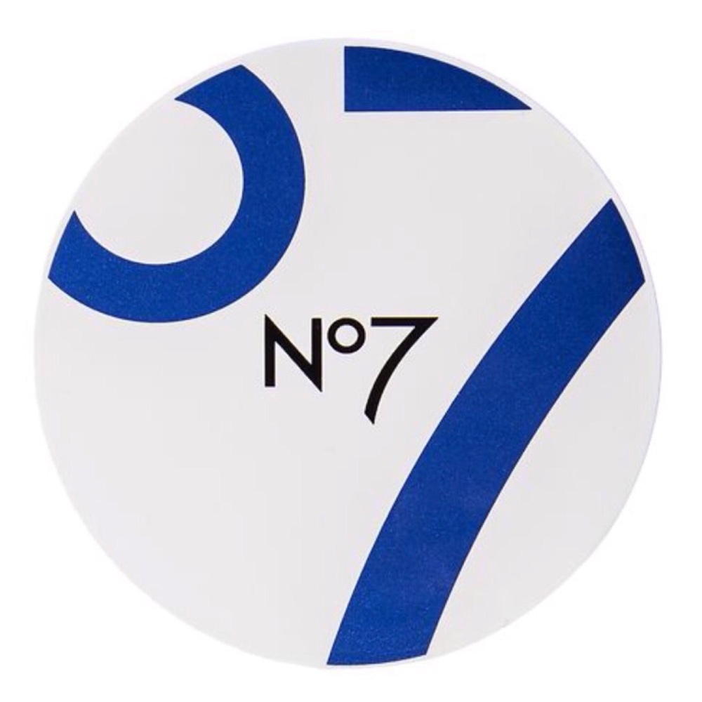 No. 7 Lift & Luminate Triple Action Translucent Finishing Powder, (Medium) (NWT) - Picture 4 of 8